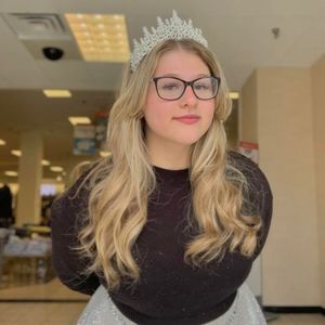 Meet your Posher, Hannah